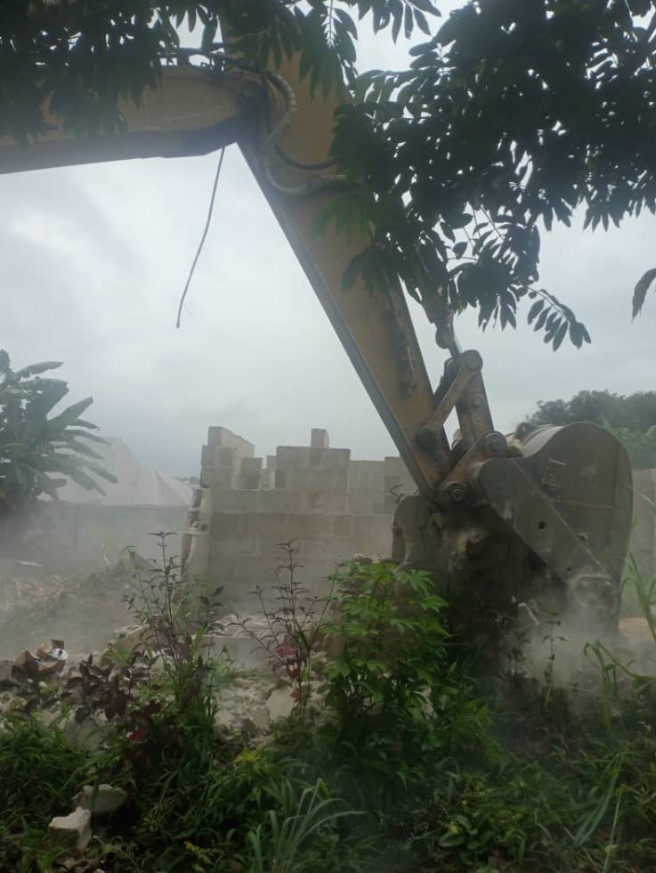 Alleged Illegal Occupants of Govt College Umuahia React after Building Demolitions.