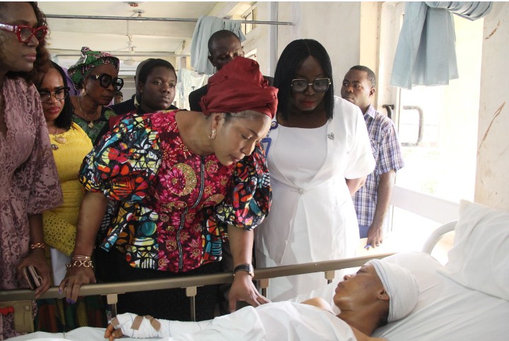 Mrs. Otti Visits Domestic Violence Victim, Mrs. Lawrence @ Federal Medical Center Umuahia.