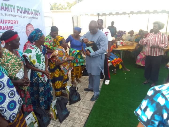 OBICARE CHARITY FOUNDATION GIFTS OHAFIA WIDOWS FOOD ITEMS, WRAPPERS, AND CASH IN CELEBRATION OF THE YULETIDE