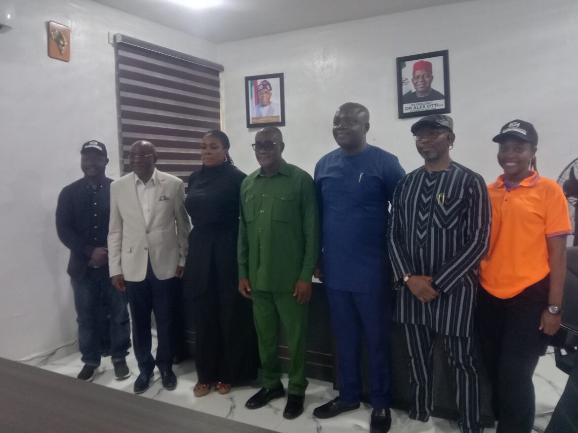 Abia State Govt Signs Contract with Blue Giraffe to Build 20 Smart Schools
