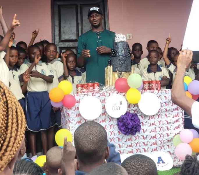 Anyaso’s Pupils Lift Up Prayers as He Shares Birthday Celebration With Them