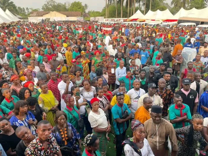 Ikpeazu, Akomas, Emeruwa Laud Erondu Jnr Over Landmark Empowerment Programme in Obingwa West